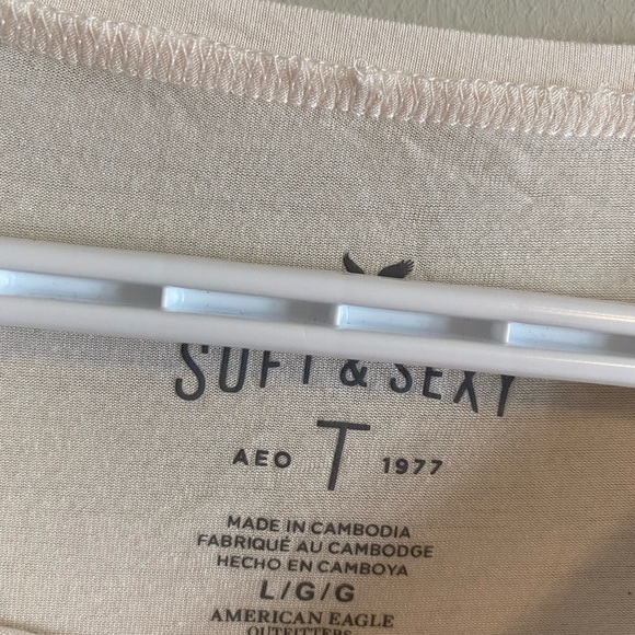 SOLD 🚫Embroidered T-Shirt 💜 - Picture 4 of 4